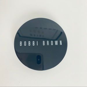 Bobby Brown bronzer in the shade light